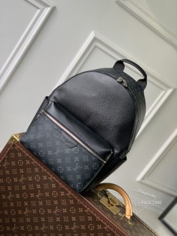 LV M31033 Discovery 双肩包 Monogram 帆布 Taga 皮革 光泽外层