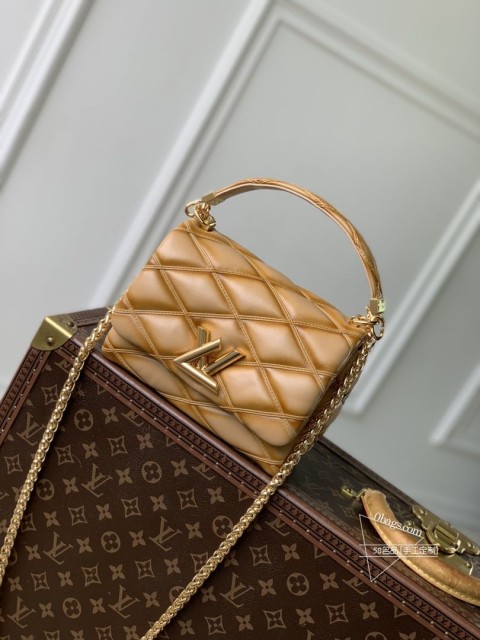LV M12332 GO 14 小号手袋 黄褐色 羊皮革 2024 秋冬系列
