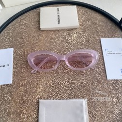 2024最新款Molta 系列 2024新款GM墨镜MOLTA椭圆形高级感个性太阳镜 男女通用。镜框采用板材材质，搭配高清尼龙镜片。圆润的线条勾勒出柔和的椭圆形前框镜腿前端镶嵌2024 Collection金属标识，构筑独特系列感。正面 147.7mm, 镜脚 144.4mm宽度 53.1mm, 高度 35mm鼻梁 20mm秘特殊渠道货源秘㊣配图片2024最新白色独家全套包装(礼品袋+发票+外盒+内盒+眼镜布+磨砂镜腿袋)