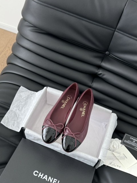 Chanel 新色芭蕾舞鞋原版11复刻 经典中的经典 无论搭配裤装还是裙装都是完美 小圆头的设计很 1090