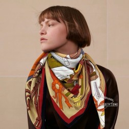 羊绒新款 买了都说好看 推荐 【鞍具制造商双面双色】羊绒方巾，双面双色双用，顶级工艺超值 爱马仕专柜爆款 立体呈现图案纹路实物档次极高 特殊工艺高端研发惊艳问世 特殊尖端工艺处理 受到白富美的喜欢 无论是品质 款式 价格都令大牌控的她们尖叫 超高性价比 绝对值得入手 尺寸：cm，70%羊绒+30%真丝