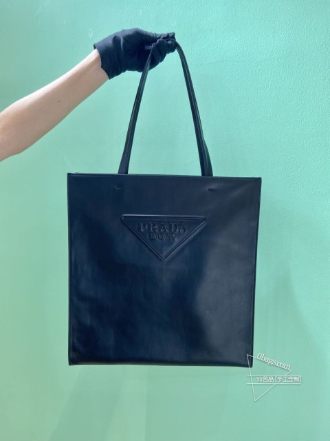 Prada普拉达 1BG429 托特包 进口小牛皮 浮雕三角标 尺寸