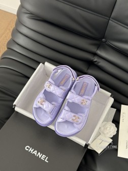 Chanel 25新魔术贴凉鞋版面！顶级对版货！所有的颜色我家都有！鞋面进口面料，垫脚内里羊皮，原版 249