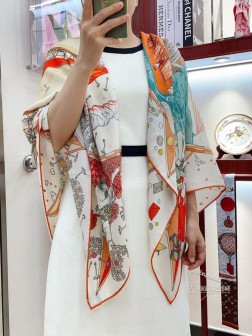 【双面同色】专柜同步 Hermes家买了都说好看【爱马仕旗舰 】 推荐 顶级工艺超值 爱马仕专柜爆款 羊绒方巾 立体呈现图案纹路实物档次极高 特殊工艺高端研发惊艳问世 特殊尖端工艺处理 受到白富美的喜欢 无论是品质 款式 价格都令大牌控的她们尖叫 超高性价比 绝对值得入手 70%山羊绒+30%真丝，尺寸：cmcm