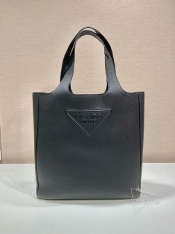 Prada普拉达 2VG092 皮革托特包 简约格调 独特三角徽标 尺寸