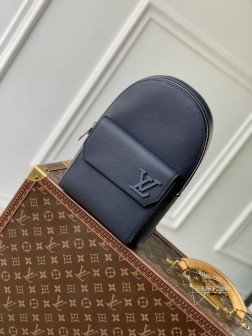 LV M11601 Pilot斜背包 深蓝粒面牛皮 迷你版Takeoff背包