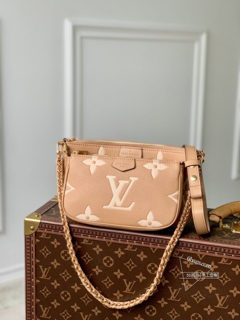 LV原单M80399浅棕丝印Multi Pochette Accessoires斜挎包Monogram款