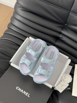 Chanel 25新魔术贴凉鞋版面！顶级对版货！所有的颜色我家都有！鞋面进口面料，垫脚内里羊皮，原版 248