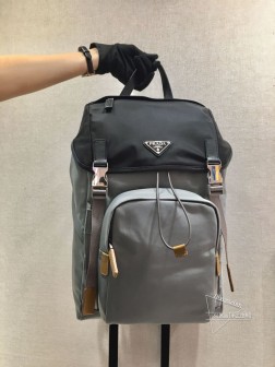 Prada 2VZ135 双肩背包 尼龙/Saffiano皮革 2020年新款 尺寸