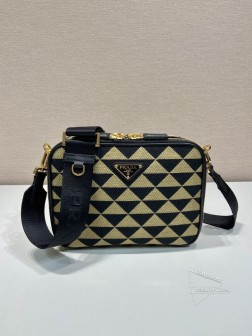 Prada普拉达 2VH069 刺绣邮差包 Saffiano皮革&刺绣织物 A货