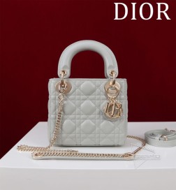 迪奥 M77015-Lady戴妃三格 羊皮 Internal Composition Leather with Velvet 内里：羊绒+皮 Size 17157cm