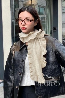 上新 Loro piana 独家牛货 【LP波浪花边围脖】 多功能围脖想怎么围就怎么围，低调奢华，由于是出口韩国订单，每款数量才几十条，全部有授权有合同的好东西 一样材质.一样流水线.一样的工艺.全部今年流行色 采用%山羊绒.卖一条少一条的好货 且不用担心面料因为出口的原料固色度都是一级定期抽查...一等一好货