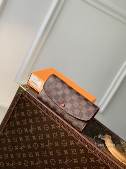 LV M63544 Emilie 钱夹 Monogram 帆布 红色 软皮 硬币袋 多功能