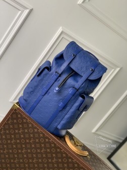 LV M23189 Christopher 中号双肩包 Taurillon 皮革