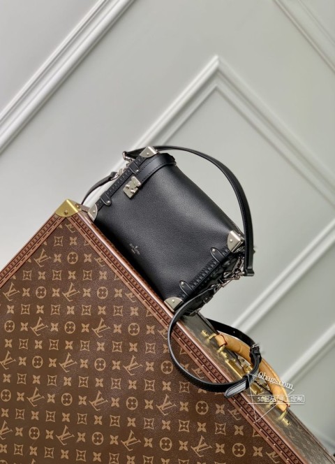 LV M25160 黑色中号 Side Trunk 手袋 - 顶级复刻，品牌传统硬箱