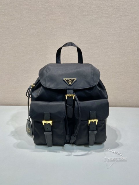 Prada普拉达 1BZ677 金扣经典背包 进口尼龙材质顶部复刻 价格