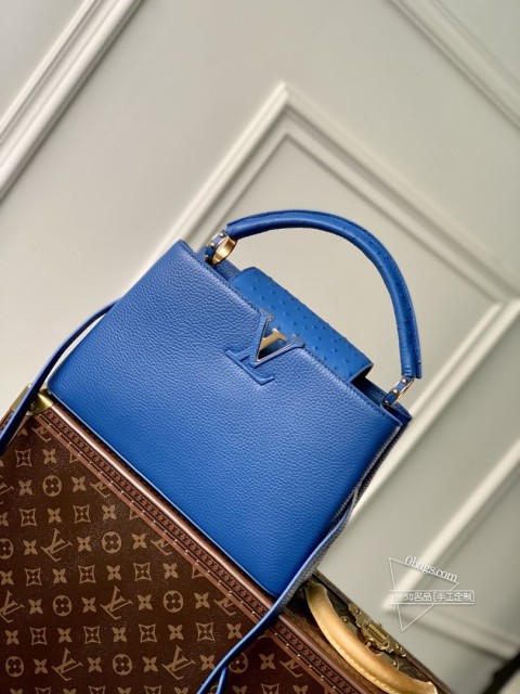 LV M81409 Capucines 中号手袋 Taurillon 皮革 玲珑构型