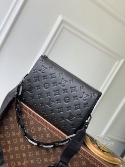 LV M11370 Coussin 小号手袋 Black Out 系列 哑光皮革 Monogram
