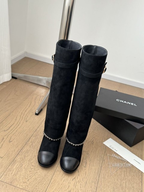 Chanel 24B秋冬新款靴！这双最新款的靴子太好看啦 最上面筒靴旁边的小logo给整体增加了小细 872