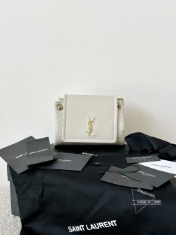 YSL nolita 小斜挎包 灰白色 小羊皮材质 轻便大容量