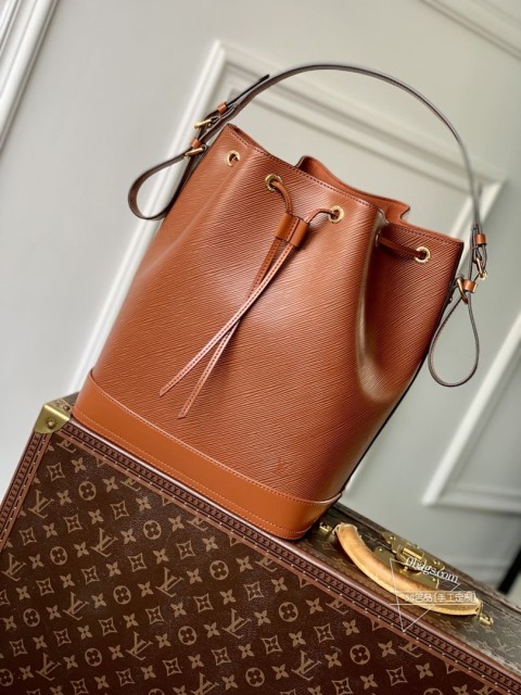 LV M24932 Noé MM水桶包，柔软Epi小牛皮，Nautical Collection