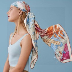 羊绒新款 买了都说好看 推荐 【回归自然】双面同色羊绒方巾，顶级工艺超值 爱马仕专柜爆款 立体呈现图案纹路实物档次极高 特殊工艺高端研发惊艳问世 特殊尖端工艺处理 受到白富美的喜欢 无论是品质 款式 价格都令大牌控的她们尖叫 超高性价比 绝对值得入手 尺寸：cmcm，70%羊绒+30%真丝