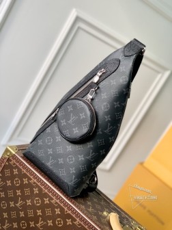 LV M30936 DUO 男包胸包 Monogram帆布+Taga牛皮革