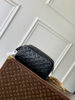 LV M12645 Dopp Kit 男士梳洗包 Monogram Shadow 牛皮