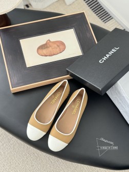 Chanel 25C走秀款玛丽珍单鞋简约又不失甜美俏皮！纯色面料清爽易搭，搭配扣子更加跟脚。鞋面牛皮 9