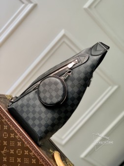 LV M30936 DUO 男包胸包 Monogram 帆布 & Taga 牛皮革单肩包
