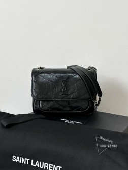 YSL Niki 油蜡皮黑色小号银链高仿钥匙包