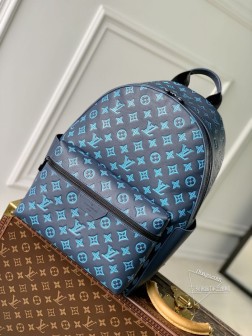 LV M46557 Discovery 双肩包 Monogram 压纹牛皮革