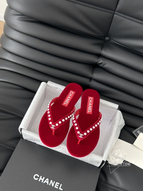 Chanel 25C新品夹脚人字拖鞋！这一系列这真的是绝了 怎么会这么美！夏天真的是无敌搭配可盐可甜 1005