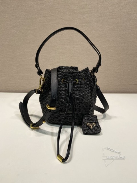 Prada普拉达 1BE068 草编水桶包 纯手工编织 材质优雅 一比一