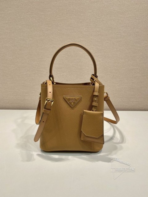 Prada 1BA217迷你新色进口Saffiano皮革手袋，拆卸肩带 代购