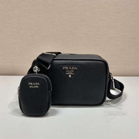 Prada普拉达 1BH182 新款斜跨包 鹿皮纹牛皮 调节肩带 高仿