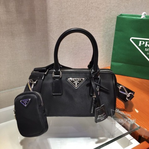 Prada普拉达 1BA846 波士顿 三合一枕头包 高光牛皮尼龙布 一比一