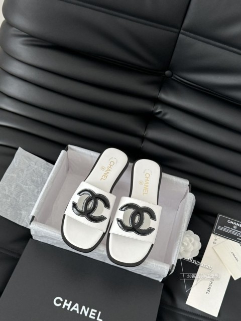 Chanel 25C新款拖鞋春夏新款，高版本高品质。鞋面垫脚羊皮，真皮大底！Size35-39 其他 563