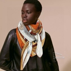 羊绒新款 买了都说好看 推荐 爱马仕双面同色羊绒方巾【24号之谜双面同色】，顶级工艺超值 爱马仕专柜爆款 立体呈现图案纹路实物档次极高 特殊工艺高端研发惊艳问世 特殊尖端工艺处理 受到白富美的喜欢 无论是品质 款式 价格都令大牌控的她们尖叫 超高性价比 绝对值得入手 尺寸：cmcm，70%羊绒+30%真丝