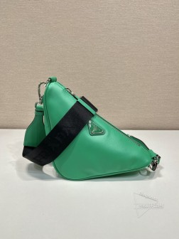 Prada普拉达 2VH155 平纹柔软皮革三角手袋 复刻