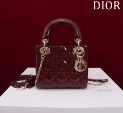 DIOR M770155-Lady戴妃三格 漆皮 Internal Composition Leather with Velvet 内里：羊绒+皮 Size 17157cm