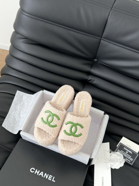 Chanel 24B新款毛毛拖鞋！这款毛拖真的是真太可爱了～柔软蓬松的毛毛，舒服暖脚!增高显腿长!秋 1316
