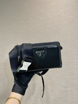 Prada普拉达 2VH156A 腰包 胸包 进口尼龙+亮面牛皮 高仿