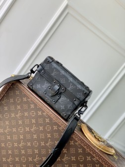 LV M11743 Soul Trunk 手袋 Monogram Eclipse 帆布,舒适斜挎