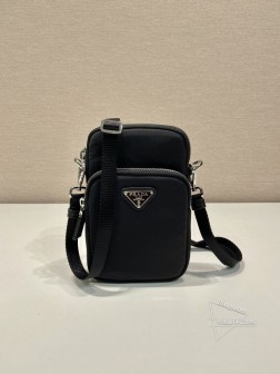 Prada 2ZT024 手机壳包 Re-Nylon再生尼龙创新设计 价格