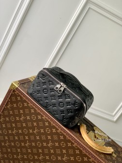 LV M11750 Toiletry Bag 盥洗袋 Monogram 涂层帆布 2个隔层