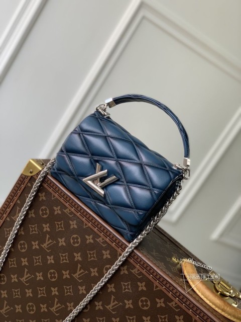 LV M12434 GO 14 小号手袋 牛仔蓝 羊皮革 2024秋冬