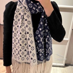  Lv高端版本上线 各大网红明星同款Louis Vuitton 渠道独家特供大驴专柜款限定系列羊绒围巾 渠道独家特供的大驴 专柜当季排长队预定的牛货 本年度最好看最流弊的披肩 明星上身热款 冬季高端甄选 规格45