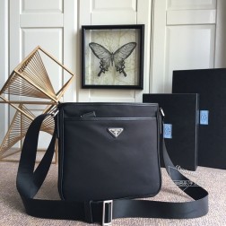 Prada普拉达 0797黑色 男包 降落伞布材质 尺寸27x26cm 代购