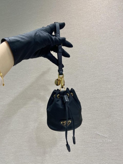 Prada普拉达 1TT202 Mini水桶包 Re-Nylon材质 顶级A货 价格